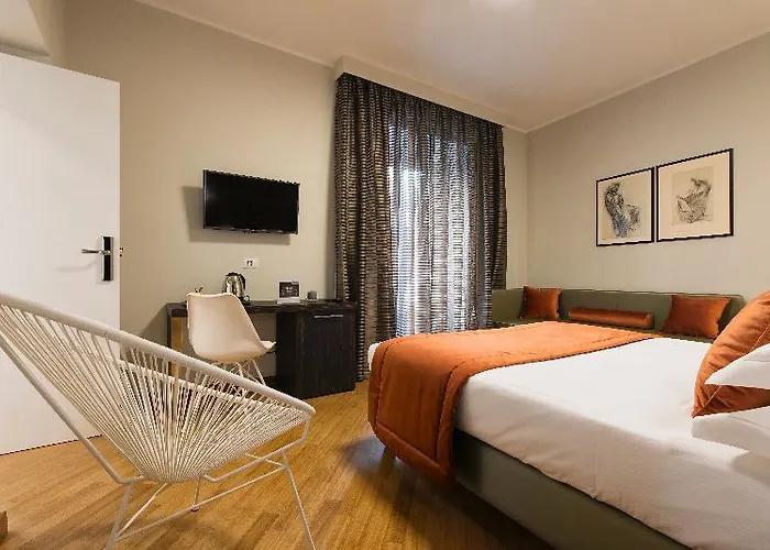 Otel Otivm 4*